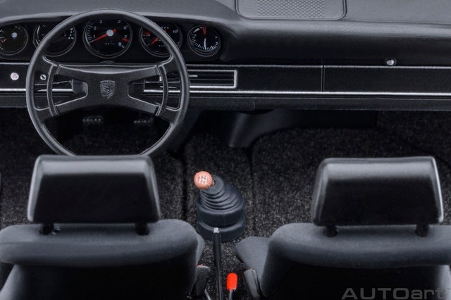 「AUTOart 1/18スケール ポルシェ 911 カレラ 2.7 RS (サーキットの狼／早瀬 佐近)」
