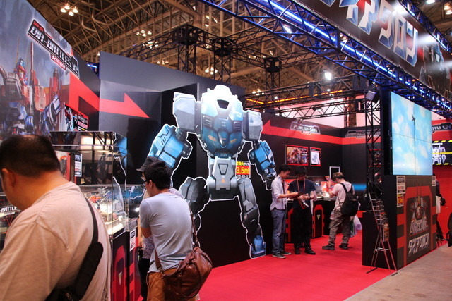 「スター・ウォーズ」や「トランスフォーマー」玩具が出展―ワンフェス2016[夏]タカラトミーブースレポ