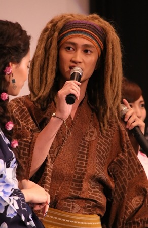 劇場版「動物戦隊ジュウオウジャー/仮面ライダーゴースト」沢村一樹が出演の喜びを語る