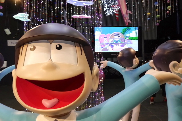 「おそ松EXPO」が秋葉原で開催 限定公開映像や生原画、実物大6つ子の立像などが所狭し！