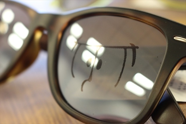 「おそ松さん」JINSコラボ　サングラスでさりげない推し松アピール