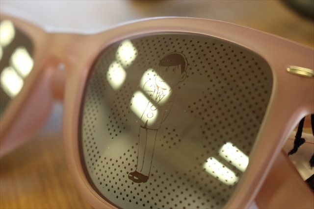 「おそ松さん」JINSコラボ　サングラスでさりげない推し松アピール