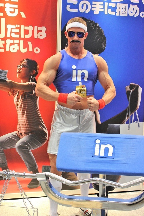 “コミケサイズ”のリー先生も登場で長蛇の列！　「inゼリー」ブース【コミケ90】