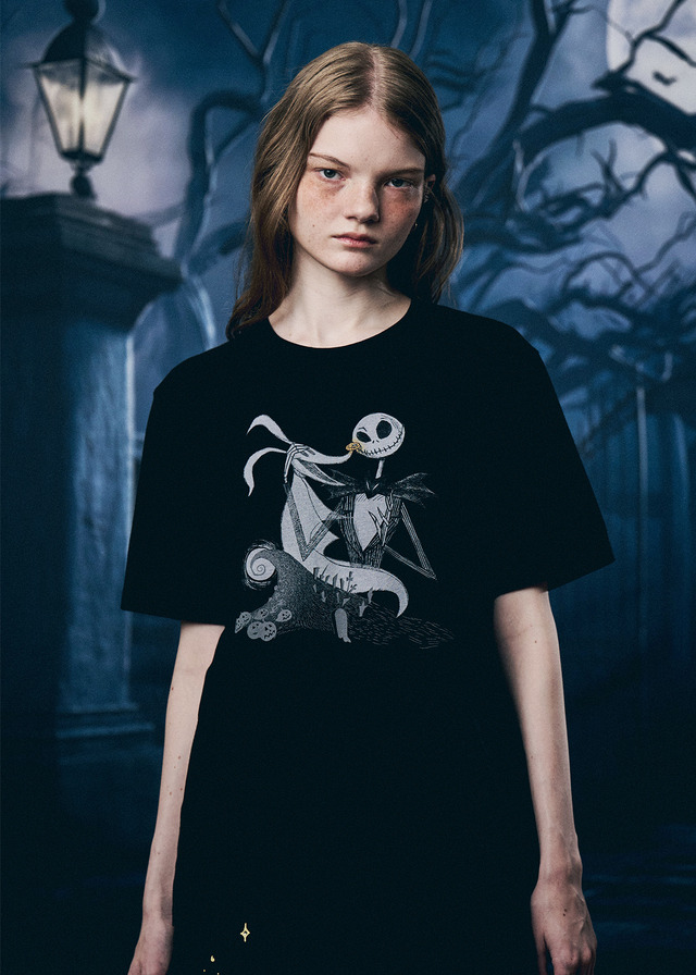 『ナイトメアー・ビフォア・クリスマス』×グラニフ　「ジャック＆ゼロ｜Tシャツ」着用イメージ