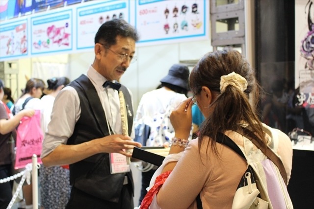 「東方」キャラのメガネがたくさん　執事眼鏡eyemirrorブース【コミケ90】