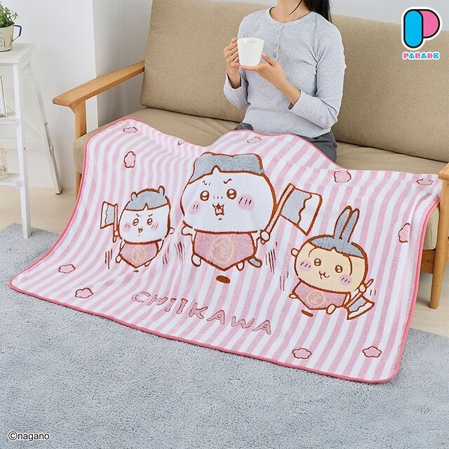 「ちいかわ」BIGサイズのブランケットが10月中旬よりプライズ展開！お菓子作りイラストや、斧を持って飛び掛かる金太郎デザインの2種