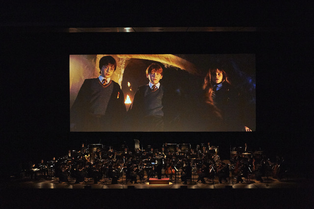 「ハリー・ポッター in コンサート シリーズ第1弾！『ハリー・ポッターと賢者の石』」HARRY POTTER characters, names and related indicia are (C) & TM Warner Bros. Entertainment Inc. Harry Potter Publishing Rights (C) JKR. (s16)