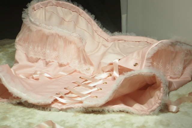 「安野モヨコ展 『STRIP!』PORTFOLIO 1996-2016」