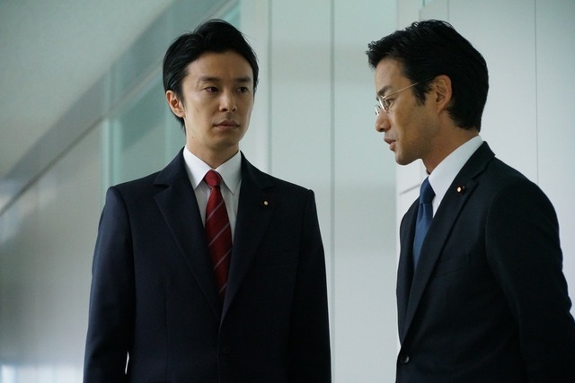 意思決定が遅い政府に対して災害対策本部は極めて合理的で、自分のやるべきことを一人一人が邁進していく。10～20代に『エヴァ』を見て育ってきたオタク世代にとっての“仕事における組織の美学”を感じとる瞬間である