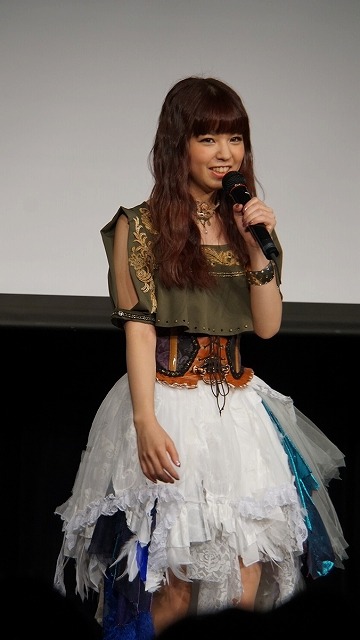 春奈るな、公式LINE LIVE番組で視聴者40万人超え　ニューシングルの衣装を披露