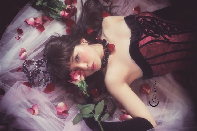 “アキバ大好き女子”春奈るなの妄想○○　第12回「ウエディングドレス『LUNAMARIA』」