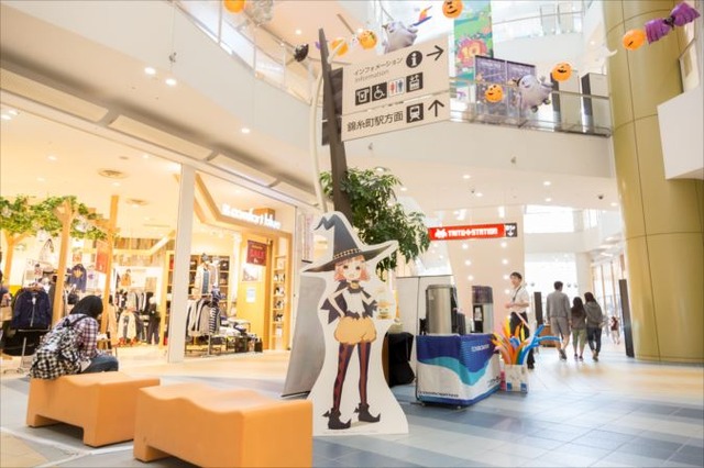 「がっこうぐらし！」聖地オリナスでハロウィンコラボイベント実施 高橋李依、木村珠莉が登場