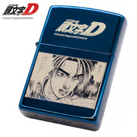 『頭文字D』の世界観をブルーチタンで再現。150個限定の「特別仕様ZIPPO」が 「東京オートサロン2026」にて販売決定！