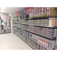 秋葉原発のホビーショップが松戸に誕生！トレカ・ガンプラ・ホビーが充実！32席のトレカ対戦スペース完備。「まちキャラ松戸店」が3/7（土）グランドオープン！