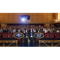 TVアニメ「呪術廻戦」の声優、パークに降臨！虎杖悠仁役：榎木淳弥氏、夏油 傑/羂索役：櫻井孝宏氏が『呪術廻戦・ザ・リアル 4-D ～廻る時計台～』でファン１４０名と一緒に超興奮！