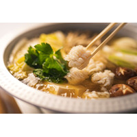 島の恵みで、夏を味わう。 ラグジュアリーヴィラ「GRAND CHARIOT 北斗七星135°」 『淡路黄金鱧のすき鍋コース』6月～8月限定で提供