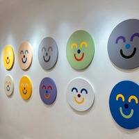 【OIL by 美術手帖ギャラリー】小田原愛美の個展「Into Smile」を7月10日（金）より開催。一見ポップな「スマイル」の裏に皮肉とユーモアを潜ませた新作群など約54点を展示。