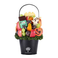 お菓子だけじゃないハロウィンへ。食べられるモンスターが彩るフルーツブーケで、家族が集まるパーティーを提案