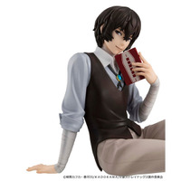 『文豪ストレイドッグス』より、「太宰治」のフィギュアがてのひらサイズになって登場。あみあみにて予約受付中。