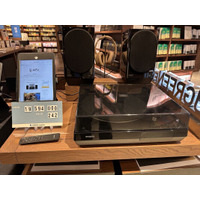 【お知らせ】梅田 蔦屋書店、SHIBUYA TSUTAYAにてクラウドファンディング中のPHILIPSレコードプレーヤーFT1、アクティブスピーカーFA3を期間限定展示中。