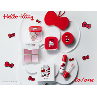 【to/one(トーン) × Hello Kitty】ハローキティとのコラボレーション第2弾！赤いリボンでおめかししたキティと過ごすホリデー限定コレクション〈2026年11月1日(日)〉